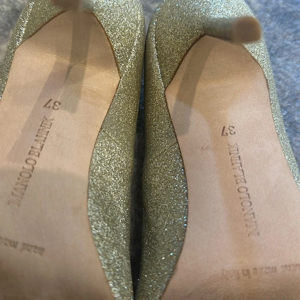 Manolo Blahnik Gold Women's Shoes l